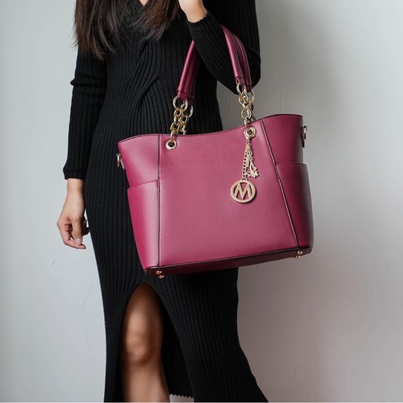 ~Michael Kors-Esque Red Tote Bag & Wallet Set w/Gold Tone “M” Hardware~ - Picture 12 of 14